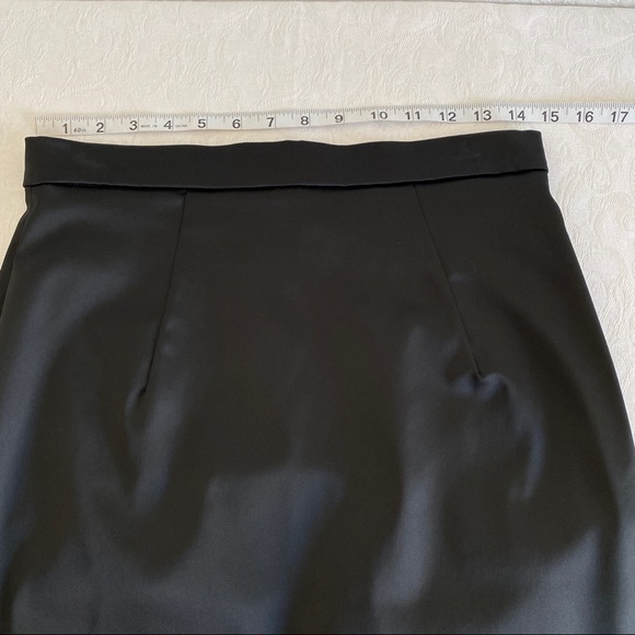 Dolce & Gabbana black satin pencil skirt - Picture 5 of 9